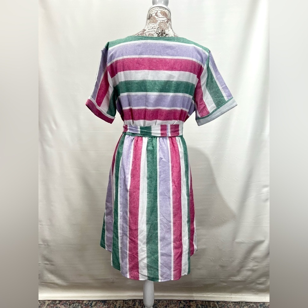 CES FEMME Green, white‎ and pink stripe short sleeve tie waist dress size M. - Picture 7 of 16